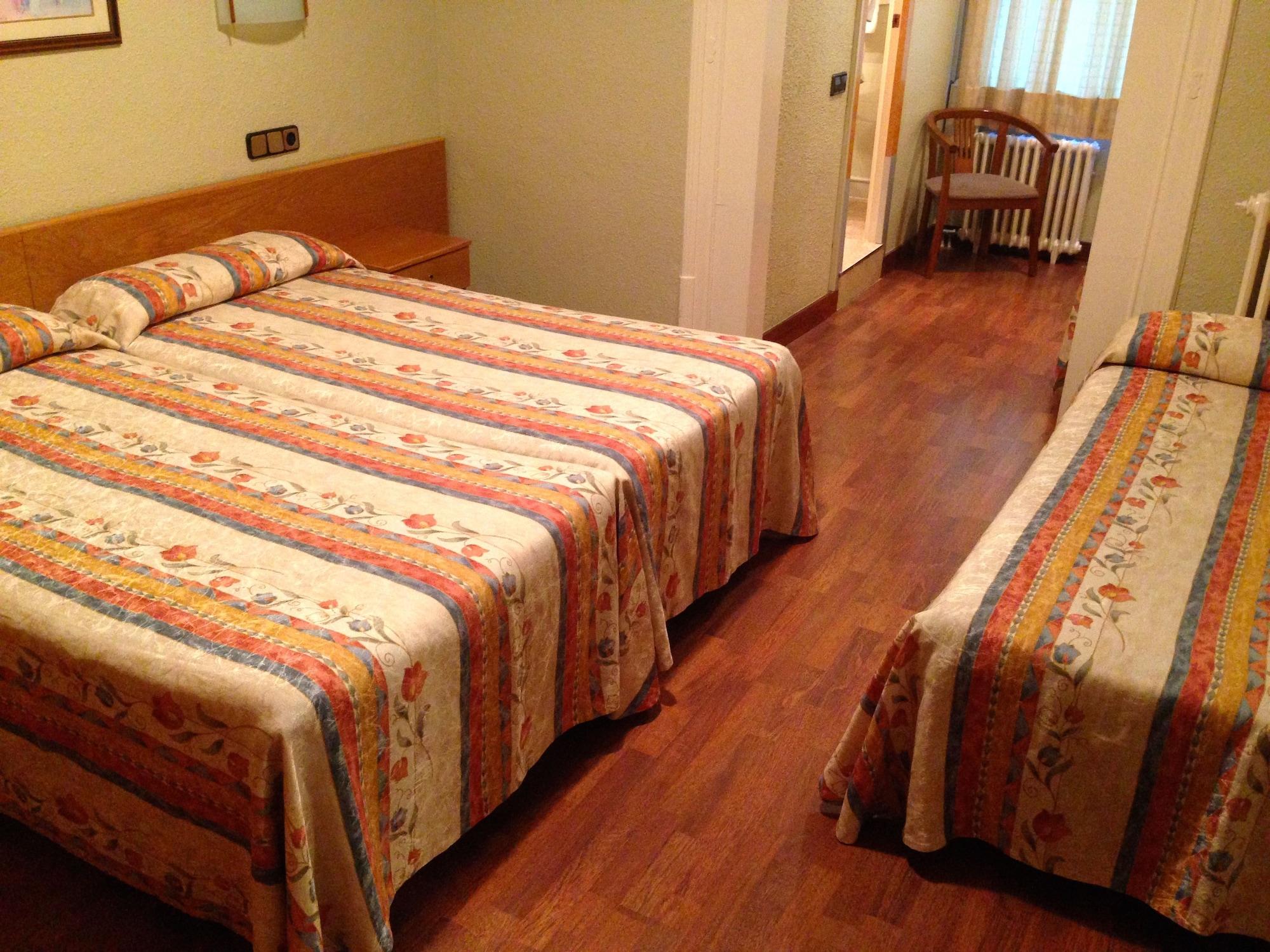 Hotel Pelayo Барселона Экстерьер фото