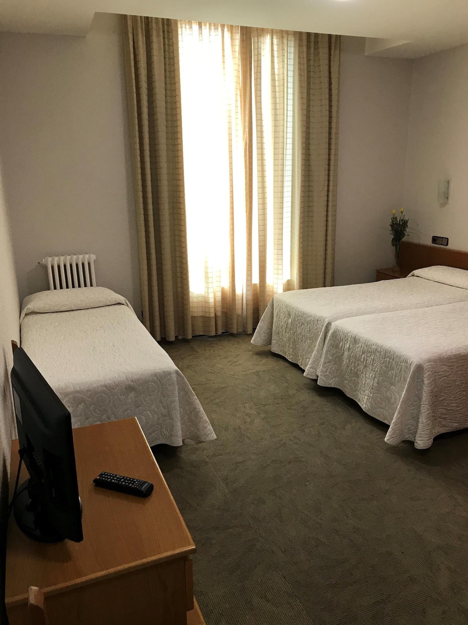 Hotel Pelayo Барселона Экстерьер фото