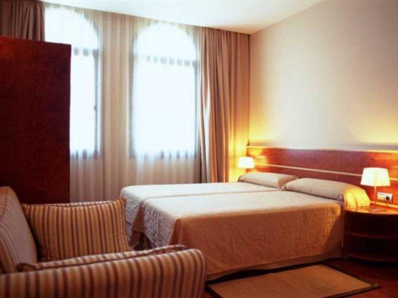 Hotel Pelayo Барселона Экстерьер фото