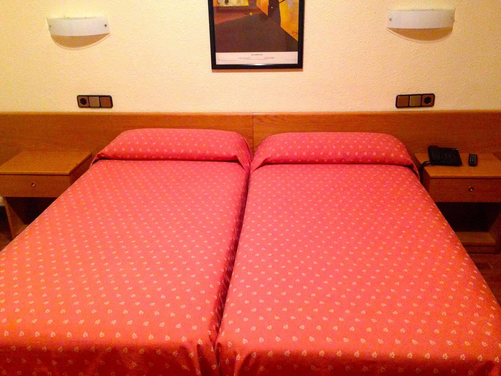 Hotel Pelayo Барселона Экстерьер фото