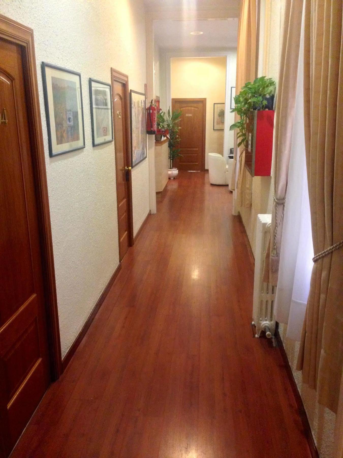 Hotel Pelayo Барселона Экстерьер фото